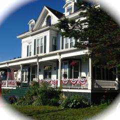 Center Harbor Sutton House B & B