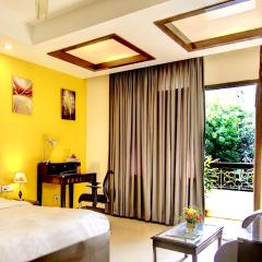 Lime Stays B&B GK-2 at Greater Kailash Metro South Delhi nearby Saket Select City