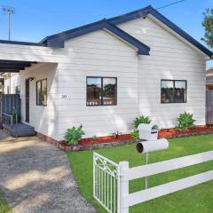 Large Cottage Near Ettalong Centre