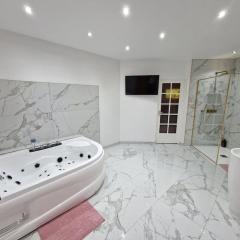 Maison Chic avec jacuzzi Nogent sur Oise YaoSpa60