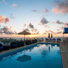 Rooftop-Pool Suite with King Bed in Ocean Dr C303