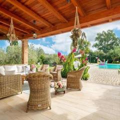 VILLA DOLORES , with a spectacular swimming pool with hydromassage and a big garden for the children - IUN S3325