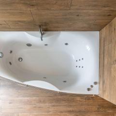 Prabangūs apartamentai su džiakuzi (Jacuzzi)