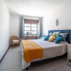 Spacious Two bedroom apt, 200m from the beach