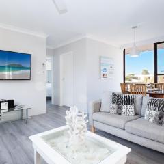 Bellevue, 7 4 Donald Street - renovated unit with air con and Wi-Fi with views & central to CBD