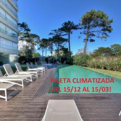 Hermoso Apartamento en Punta del Este, piso alto.