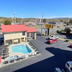 Super 8 by Wyndham Pigeon Forge Downtown