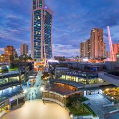 Circle on Cavill Surfers Paradise- 3 Bedroom SPA Apartment