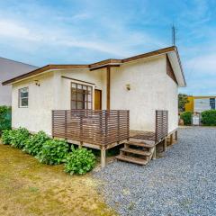 Serenity Cabin 2B W/Wifi, Smart TV & Parking.