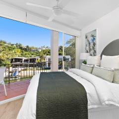 Riverfront 2 Bedroom Penthouse, steps from Hastings Street - by Stay Noosa