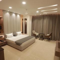 OVEL HOTEL (LUXURY)