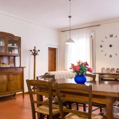 Bright Holiday Home in the countryside near Pisa