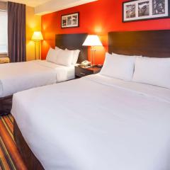 Comfort Hotel & Suites