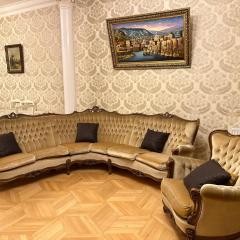 KING SUITE APARTMENT lN TBILISI