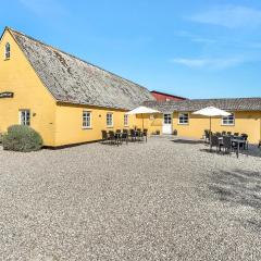 Beautiful Apartment In Strynø With Kitchen