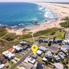 Anna Bay Beach Shack 44 Ocean Avenue fantastic 2 storey house with spectacular views