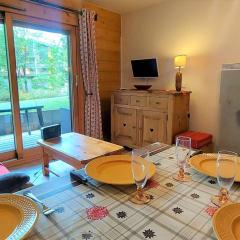 Appartement chaleureux avec jardin au centre de Samoëns, proche ski-bus, parking et Wi-Fi inclus - FR-1-624-39