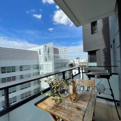 Cosy apart with balcony Eiffel Tower view