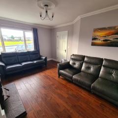 Bundoran Seaside Stays House - WiFi, large spacious home