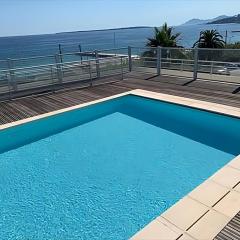 Rooftop pool, private garden, at the sand beach!