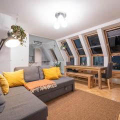 Loft mit Balkon im Historischen Altbau am Marktplatz - 75qm, DisneyPlus, 300mbs Internet