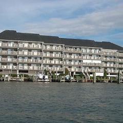 Harbour Island 106L condo