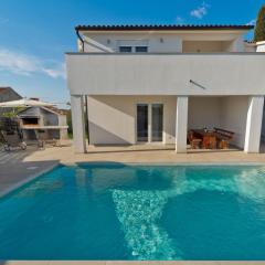 Villa Luka with private pool near Pula