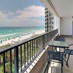 Beautiful home in Destin with Outdoor swimming pool and 2 Bedrooms