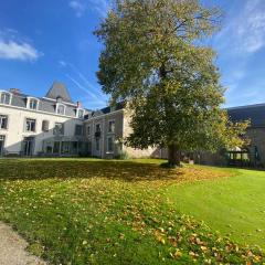 La chambre et le studio du château du golf de Bernalmont