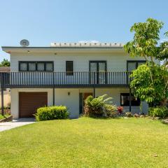 Central Coast-Spacious House 5 minutes drive to beach