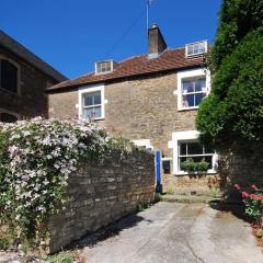 Charming Cottage in the Heart of Frome with parking