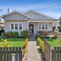 Bellarine cottage- Central Geelong, parking, 2 bedroom, 2 bathroom