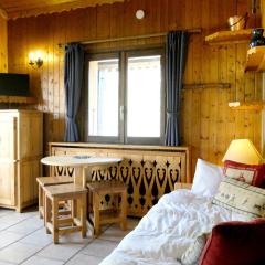 Studio cosy mezzanine proche pistes avec balcon et animaux admis à Tignes - FR-1-502-353