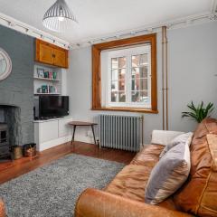 Air Host & Stay - Anfield Cottage - Charming 2BR