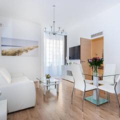 LAMARTINE- Heart of Center- Modern and Design flat