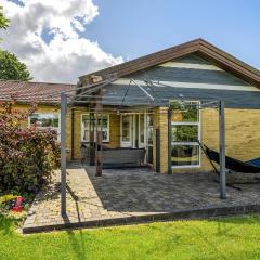 Nice Home In Billund With Kitchen