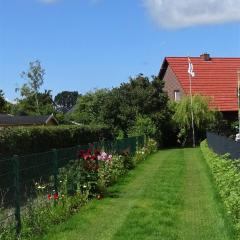 Ferienhaus im urigen Garten bzw Eulenhaus