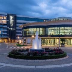 Radisson Hotel and Convention Centre OR Tambo Airport