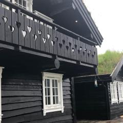 Large beautiful log cabin near Norheimsund and Hardangerfjord