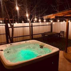 Prickly Pear at Cactus Flower-HOT TUB-Pet Friendly-No Pet Fees!