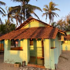 Castello's Coco Huts