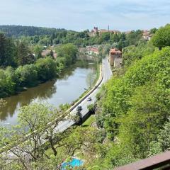 byt v blízkosti centra a v klidné zóně