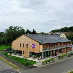 GästeHAUS & HOFladen Familie Öllerer