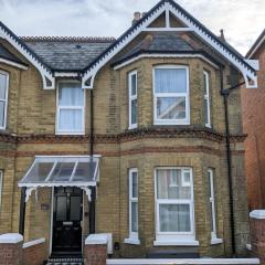 Spring Gardens, 4-bedroom seaside family home