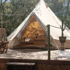 Évasion en pleine nature, Tipi insolite à proximité du Pont du Gard !