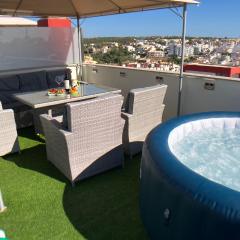 Apartment Beta - 2 Bedrooms, Private Rooftop Patio with Hot Tub, BBQ and View