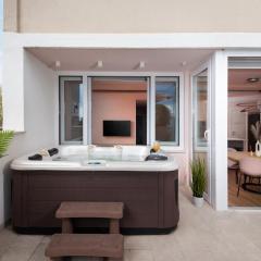 Glow luxury apartment with terrace and jacuzzi