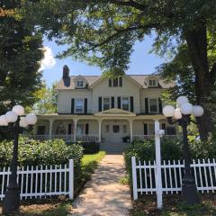 Love Lane Bed & Breakfast