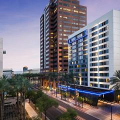 AC Hotel by Marriott Phoenix Downtown