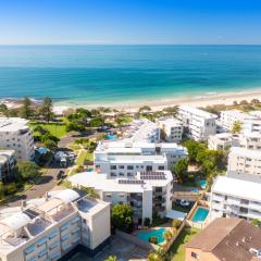 Modern 2BR Beachside Apartment - Kings Beach